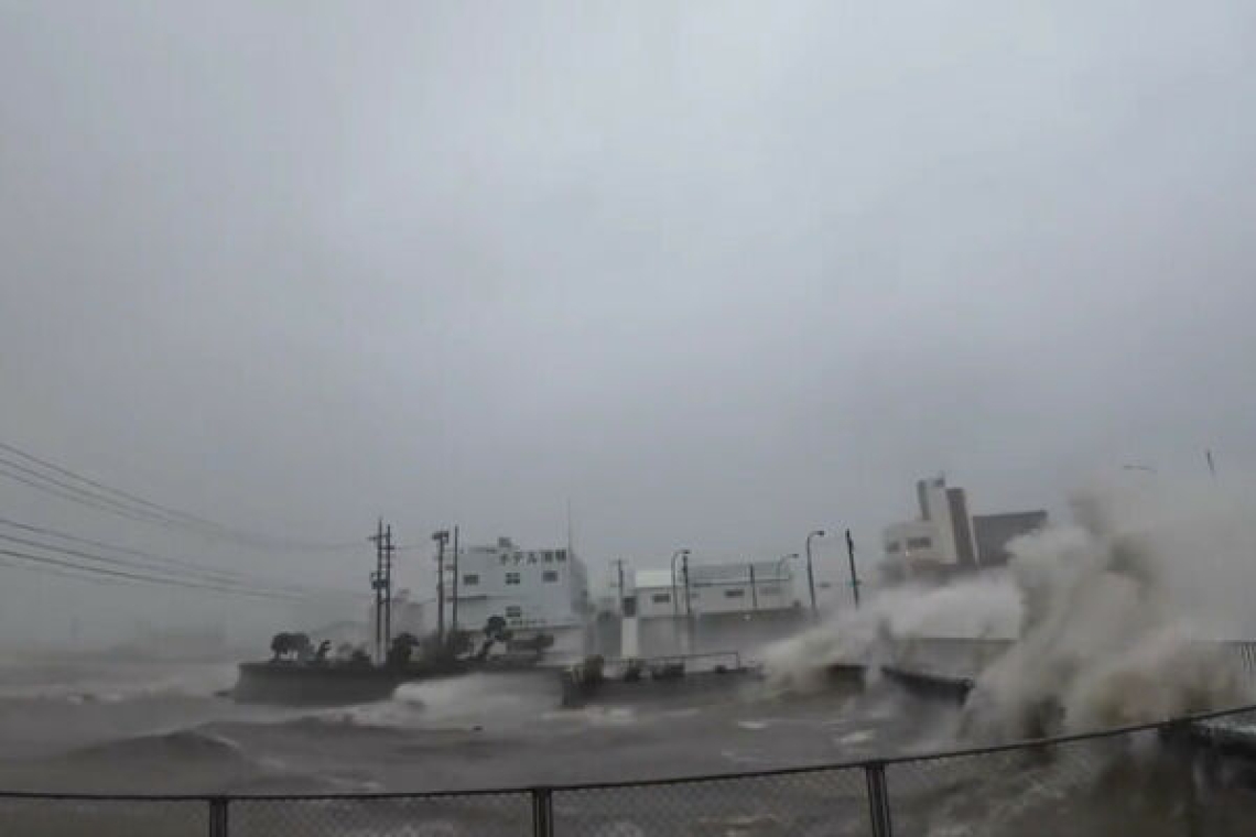 Ιαπωνία | 213.000 νοικοκυριά χωρίς ρεύμα στην Οκινάουα μετά το πέρασμα του τυφώνα Χανούν - Ένας νεκρός