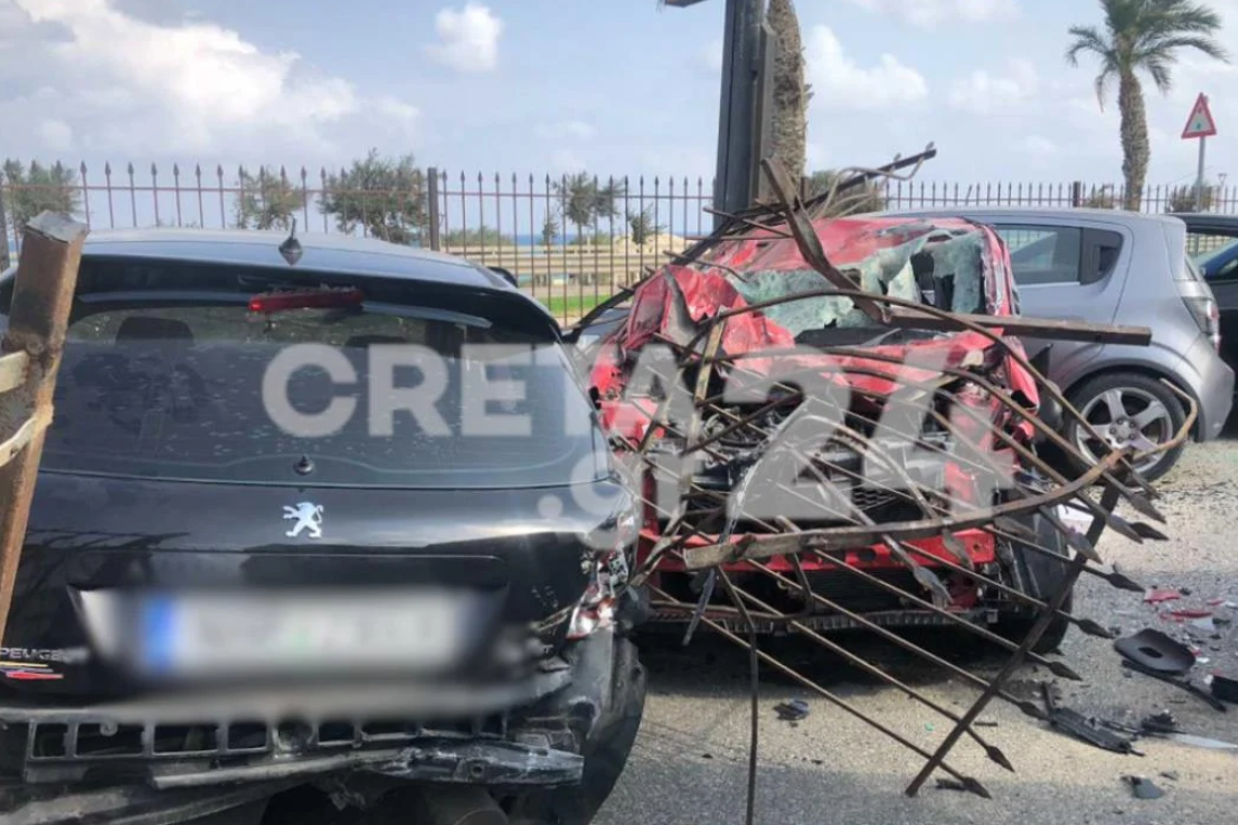 Σοκαριστικό τροχαίο στην Κρήτη - Έχασε τον έλεγχο του αυτοκινήτου και έπεσε πάνω σε μάντρα αυτοκινήτων