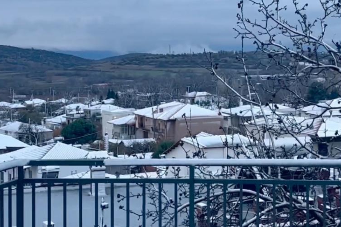 Θεσσαλονίκη | Χιόνια στα ορεινά, χαλάζι στην Επανομή