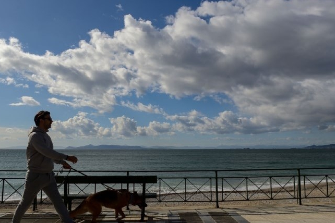 Ο καιρός σήμερα | Ήλιος, άνεμοι και πτώση θερμοκρασίας, με πιθανότητα βροχής στην Κρήτη
