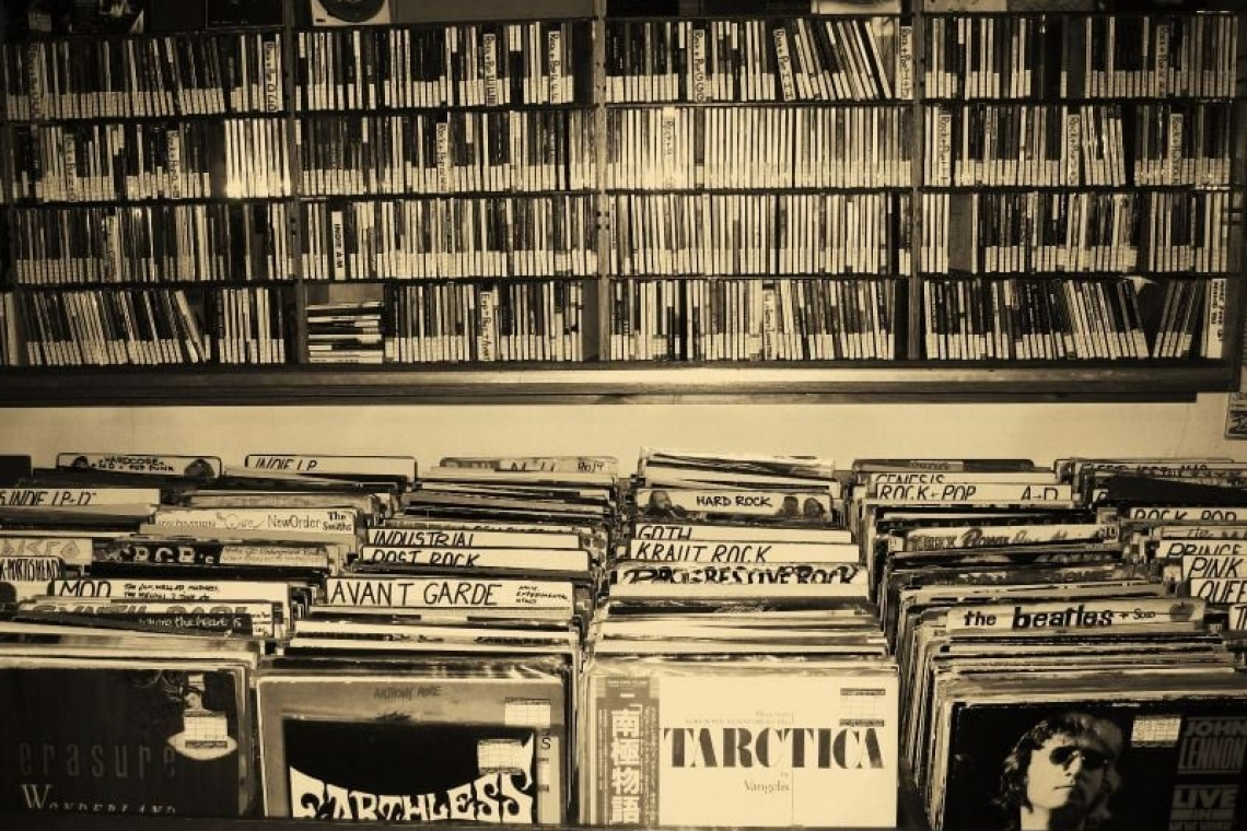 Η εποχή των δισκοθηκών και του βινυλίου